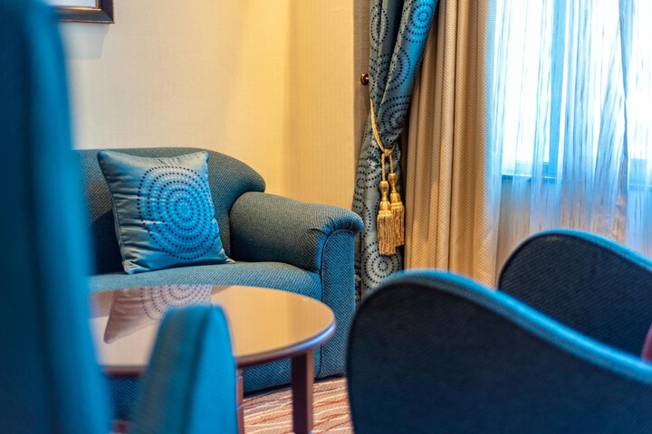 Room 27 of 108
