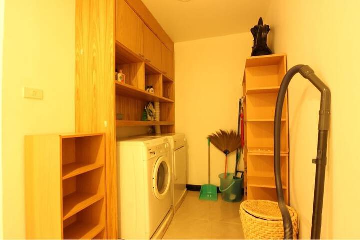 Room 30 of 46