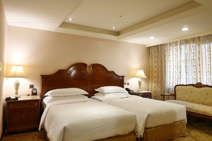 Room 17 of 216
