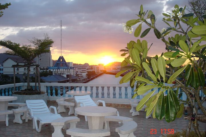 Sundeck 82 of 84