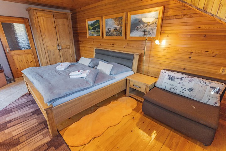 Room 8 of 35