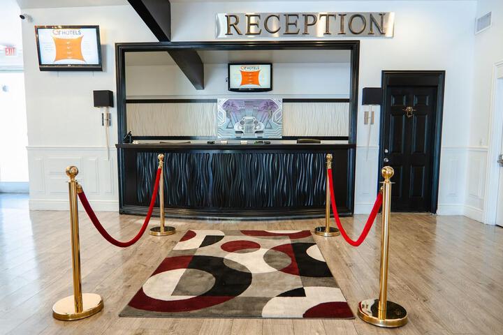 Entrance & Lobby