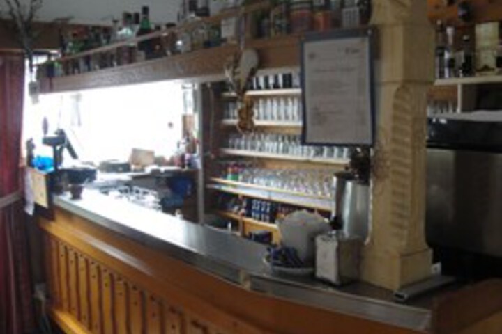 Lounge 8 of 57