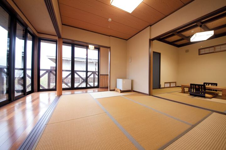 Room 14 of 27