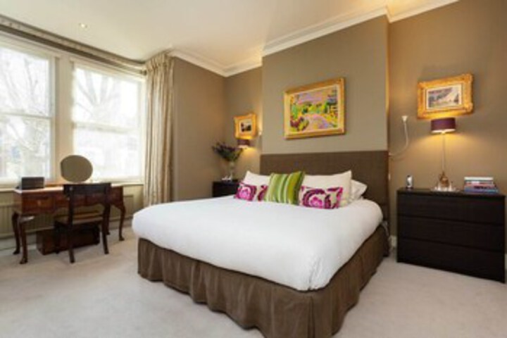 Room 32 of 35