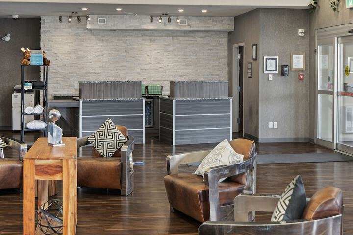 Hotel 4 of 80