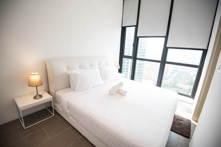 Room 5 of 82