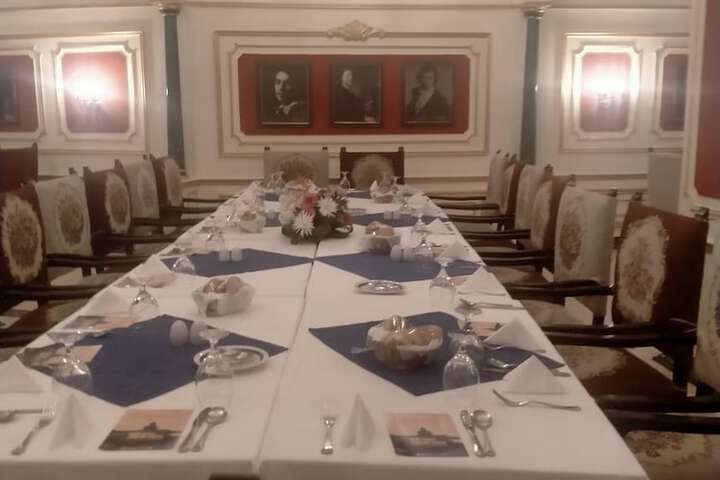 Dining 19 of 24