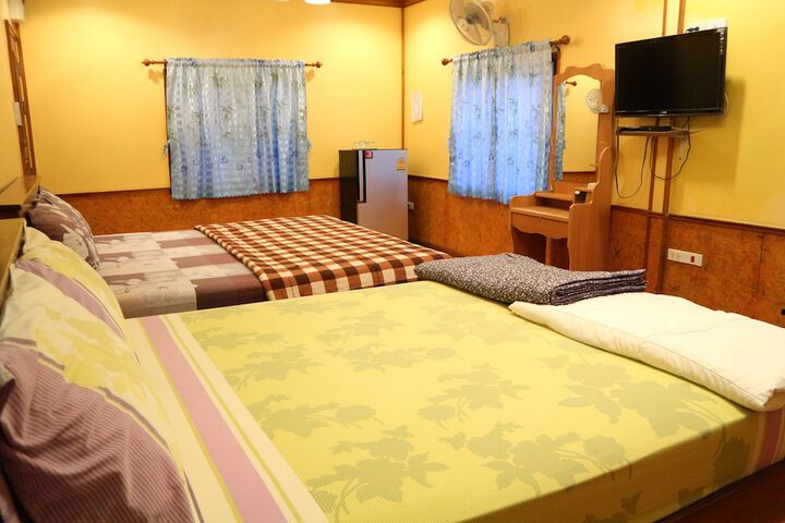 Room 9 of 96