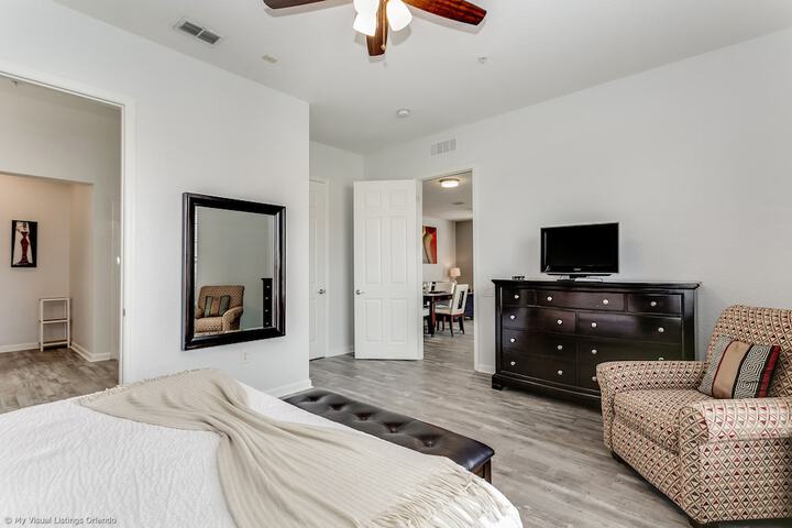 Room 5 of 65