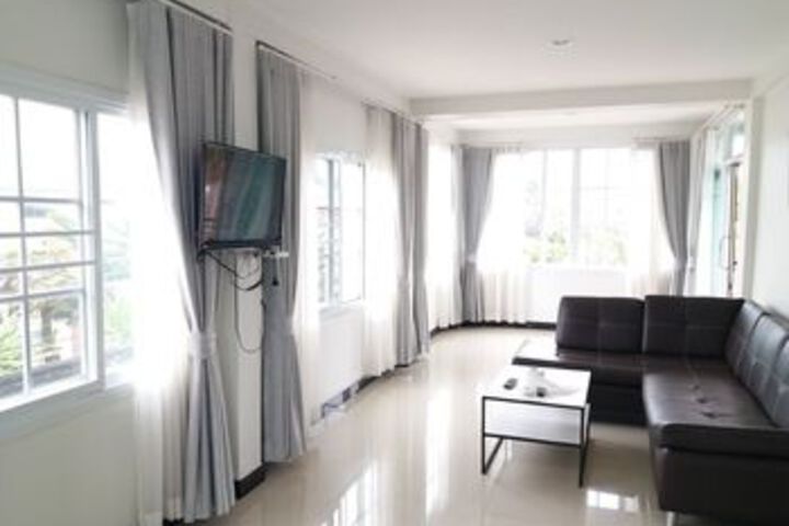 Room 27 of 37