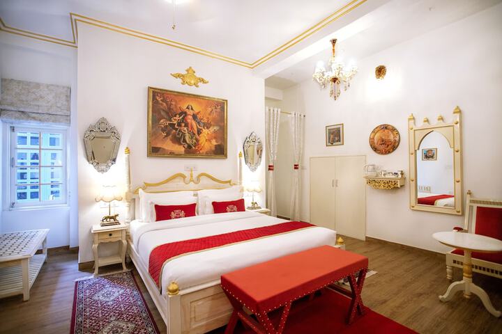 Room 2 of 51