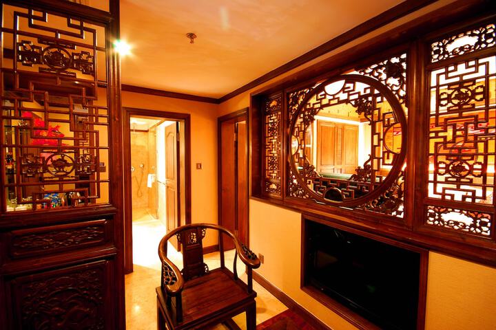 Room 4 of 28