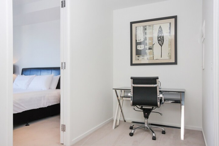 Room 4 of 40