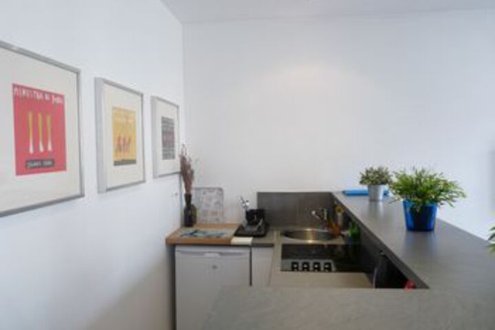 Room 12 of 18