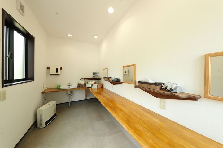 Room 11 of 23