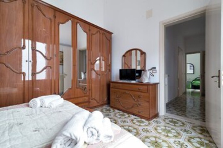 Room 14 of 27