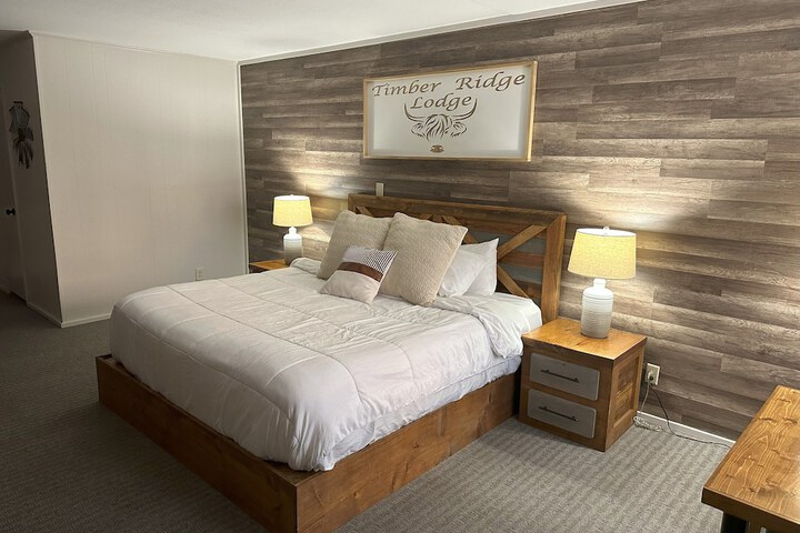 Comfort Room 1 King Bed (6 of 9)