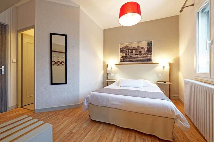 Room 8 of 60