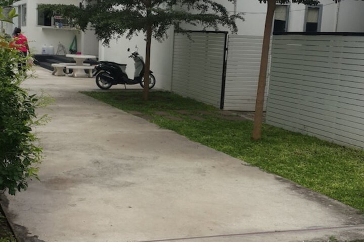 Property Grounds 34 of 41