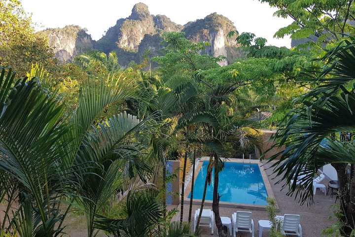 Hotel with Pool