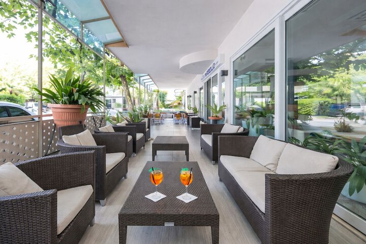Terrace/Patio 25 of 27