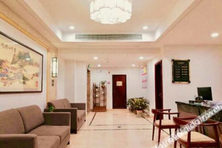 Hotel Interior 7 of 18