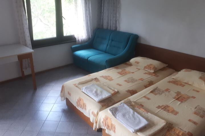 Room 3 of 11