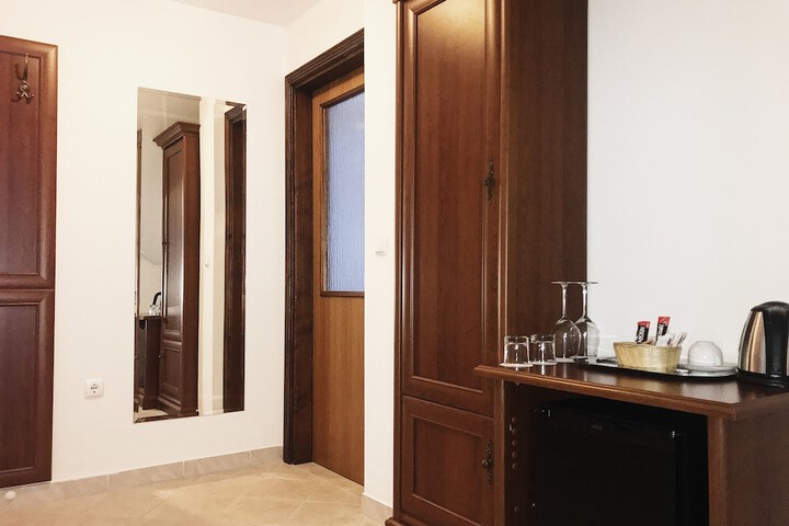 Room 30 of 53