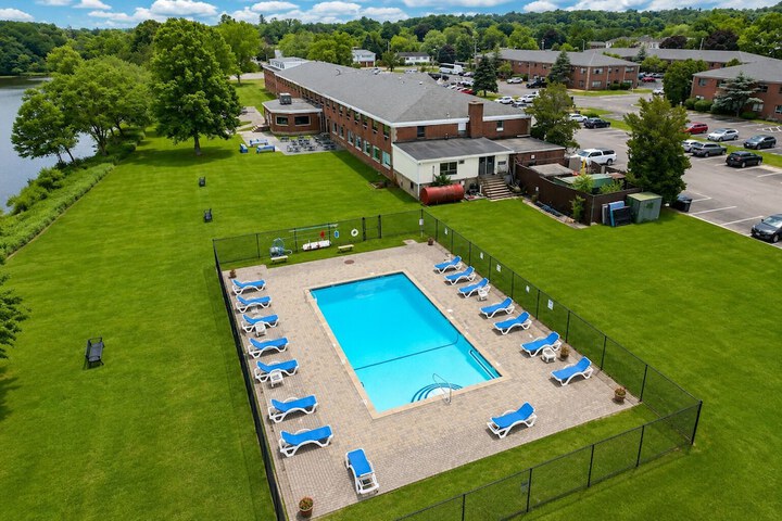 Pool 53 of 105