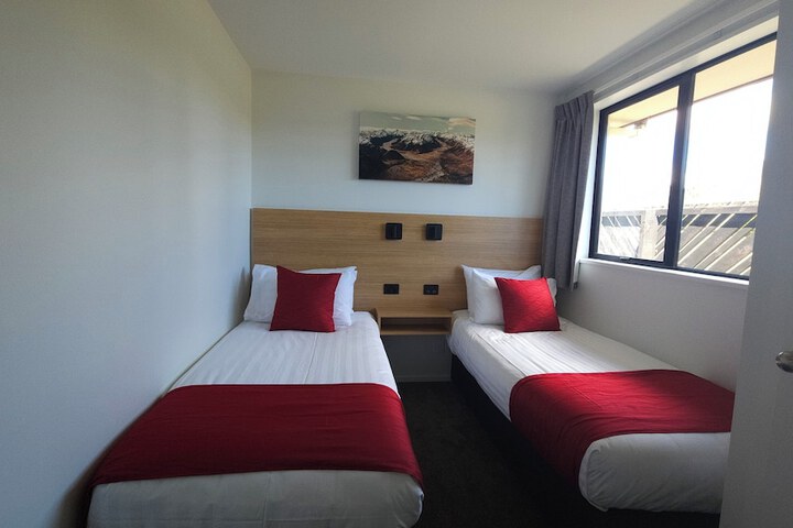 Room 26 of 80
