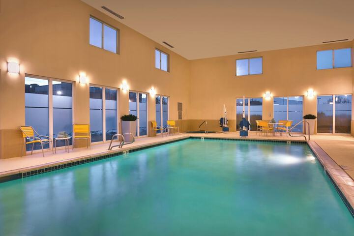 Hotel Pool