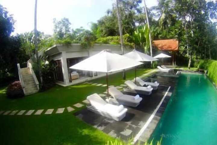 Pool 14 of 37