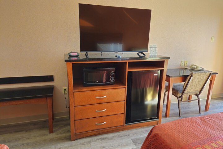 Room 8 of 35