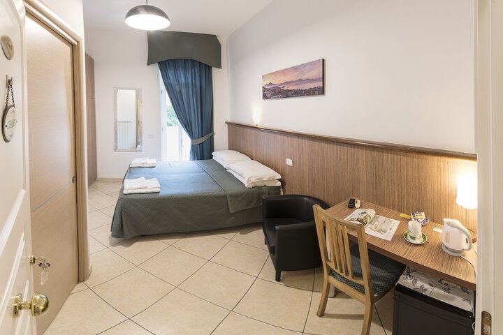 Room 4 of 43