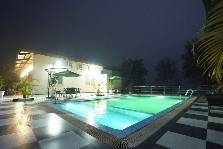 Pool 20 of 37