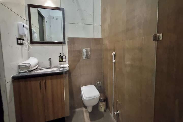 Room 41 of 86
