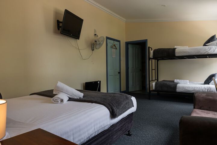 Room 7 of 60