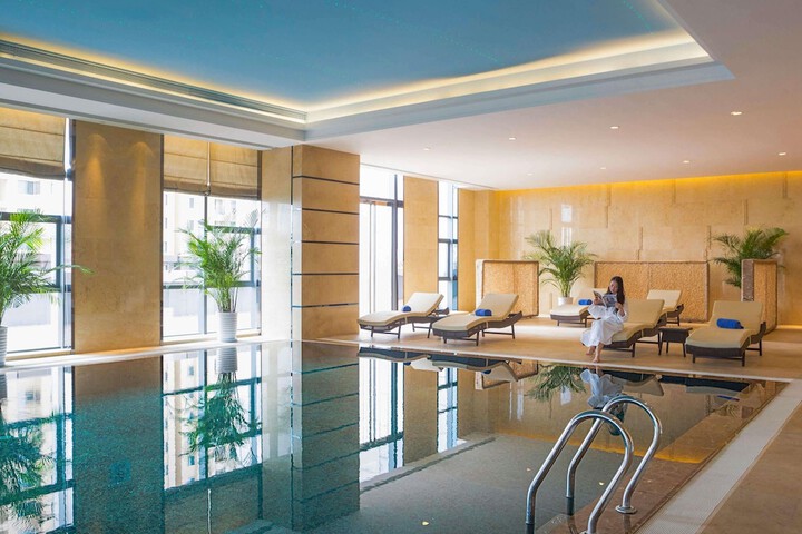 Hotel with Pool