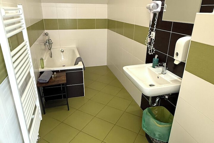 Room 46 of 48