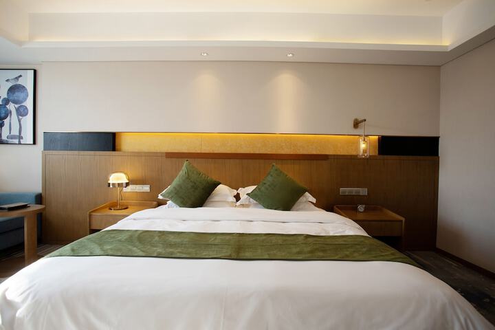 Room 14 of 38