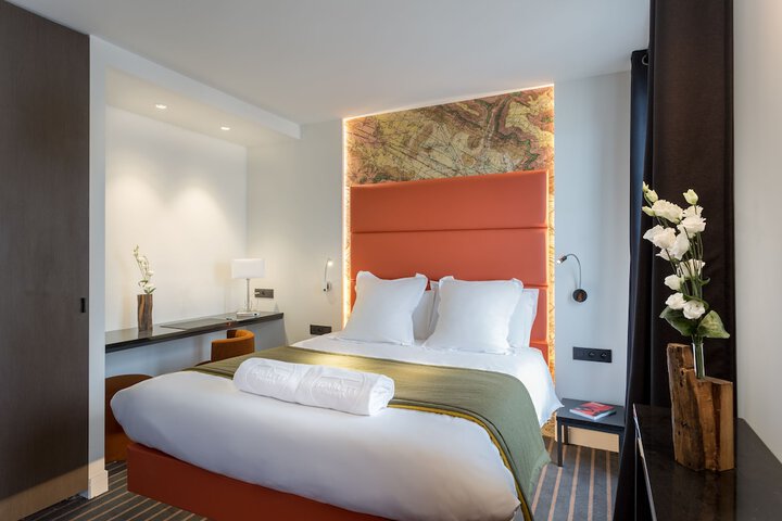 Room 42 of 97