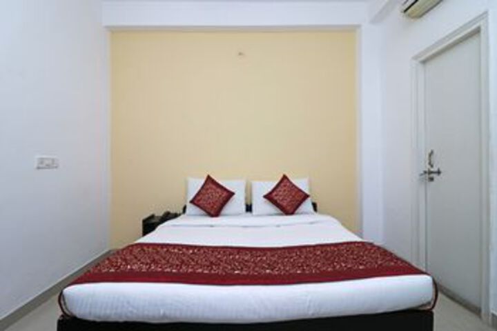 Room 12 of 22