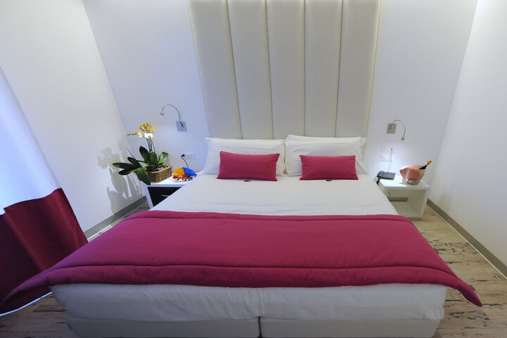 Room 13 of 85