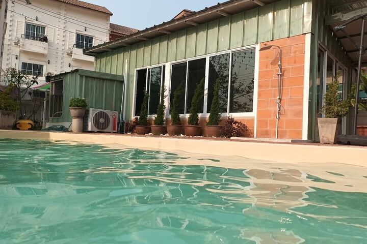 Pool 17 of 34