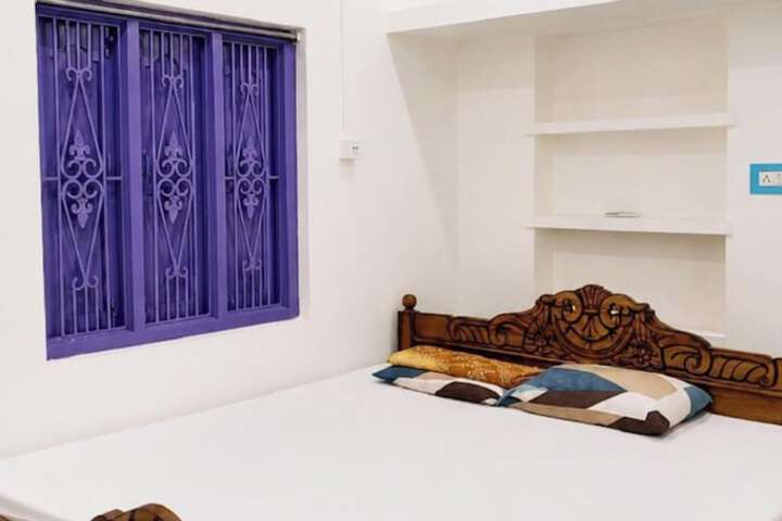 Room 7 of 11