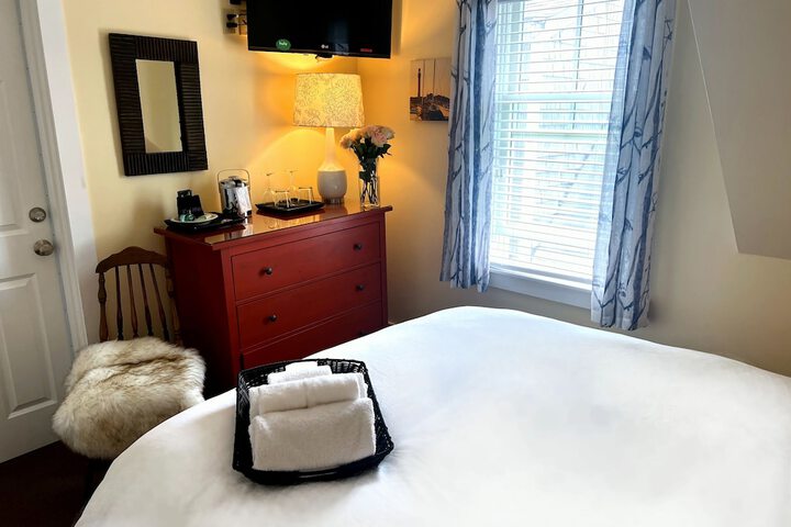 Room 12 of 80