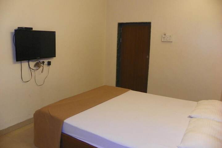 Room 33 of 44