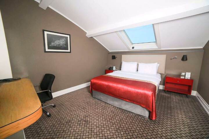 Room 22 of 63