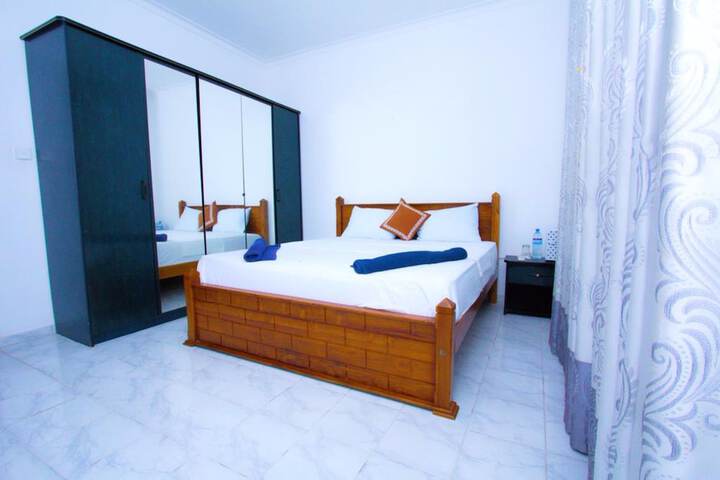 Room 5 of 21